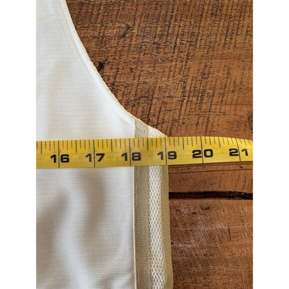 NWT Adidas Womens Three Strips Cream Crop Exercise Top Logo Size Small - Picture 4 of 8